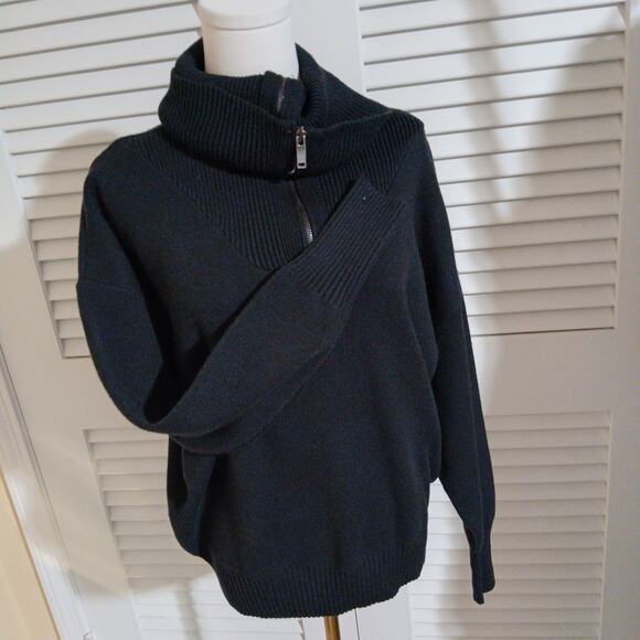 NWT Tahari Women's Medium Black Long-Sleeved Zip-Cowl-Neck Heavyweight Shirt - Picture 3 of 15